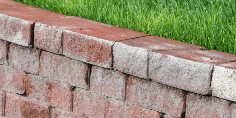 Paving Stones that Complement Retaining Wall Designs